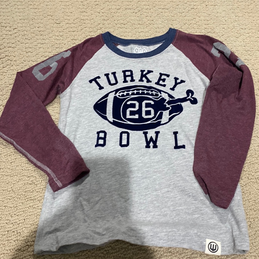 Boys long sleeve tee! EUC